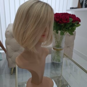 JANE – Peruka naturalna blond z odrostem 30cm